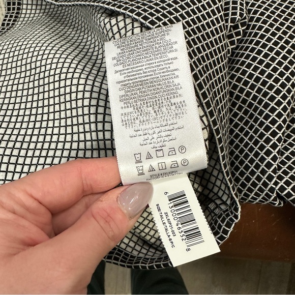 NWT BCBGeneration Shift Dress - Picture 7 of 8